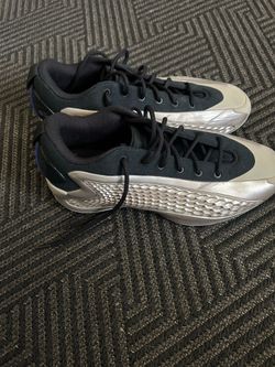 Anthony Edward’s shoes