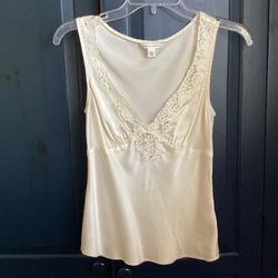 Women’s BANANA REPUBLIC 100% silk off-white cami Size-XS
