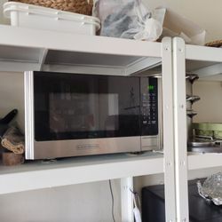 Decker 900w Microwave