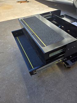 Kwikee 42 Series Electric Step