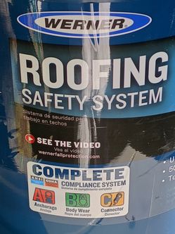 Roofing safety harness