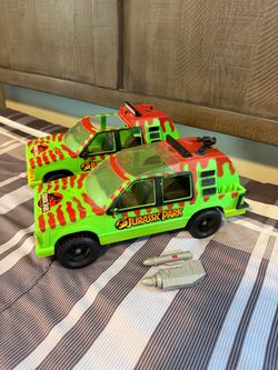 Vintage Jurassic Park 1993 Kenner Jungle Explorer (Near Complete)