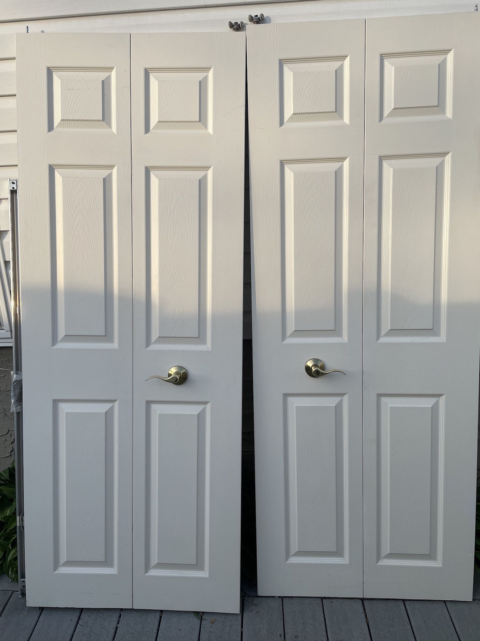 Bi-fold 6 Panel Closet Doors With brass handles
