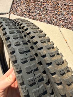 2X Bontrager SE5 Team Issue 29x2.5 Mountain Bike Tires (30 Miles)