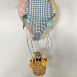 Pastel Hot Air Baloon Bear For Baby's Room