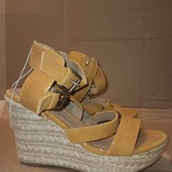 Women Mustard Yellow Wedge Sandal Size 10(See Description)
