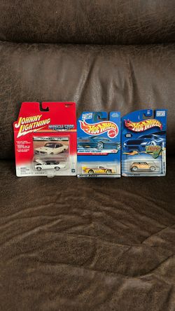 2 Hot wheels Cars 1 Johnny Lightning Die Cast