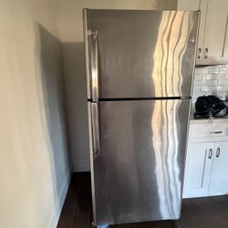 refrigerator 