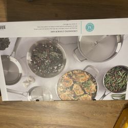 10 Piece Cookware Set. 