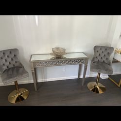 Gray Tufted Gold Studded Bay Stools