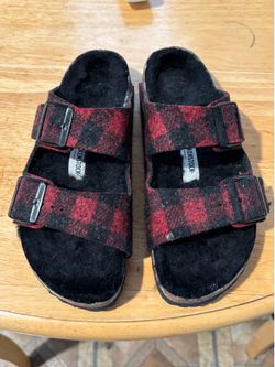 Birkenstock fuzzy slides
