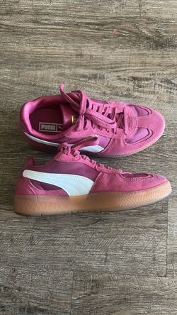 Women’s puma sneakers