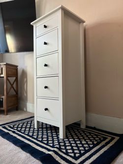 Five drawers white dresser