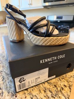 Kenneth Cole NIB Sandals Size 8