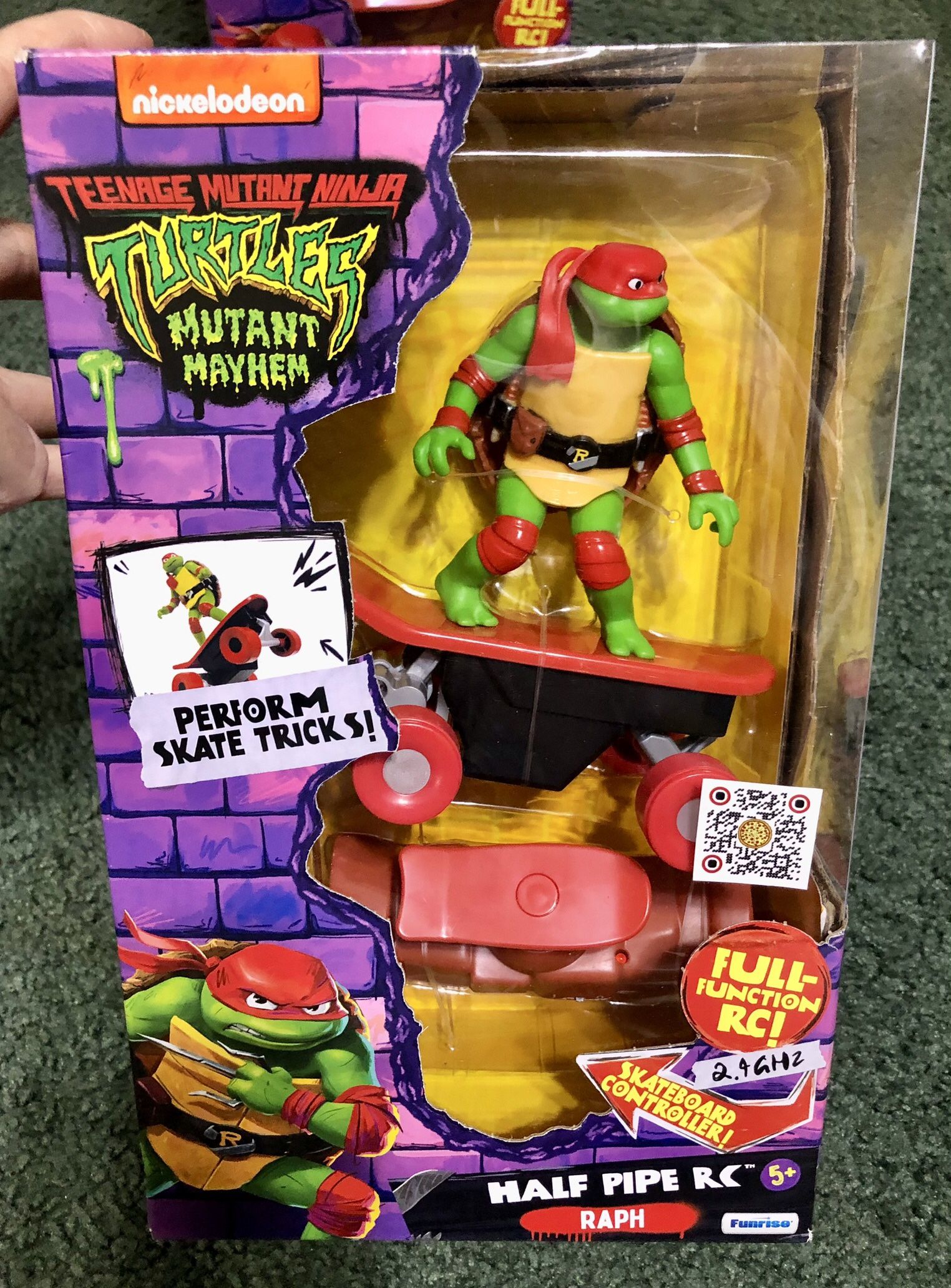 TEENAGE MUTANT NINJA TURTLE R. SKATEBOARD RAPHAEL TOY NEW