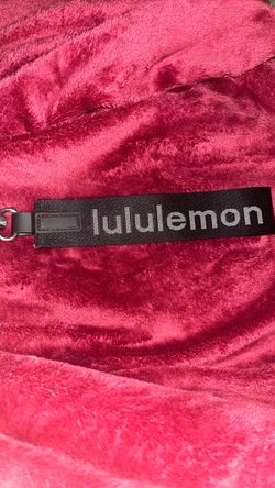 Black Lululemon keychain