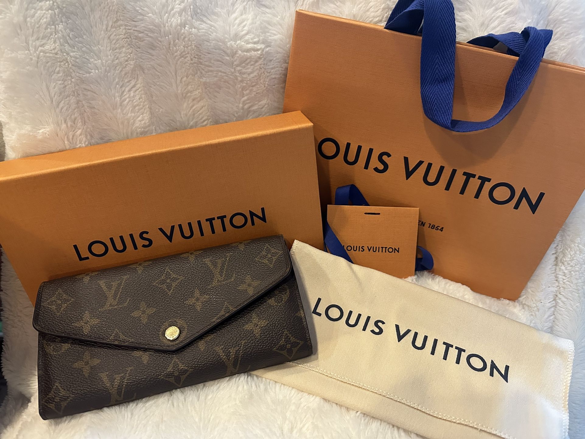 Louis Vuitton Sarah wallet