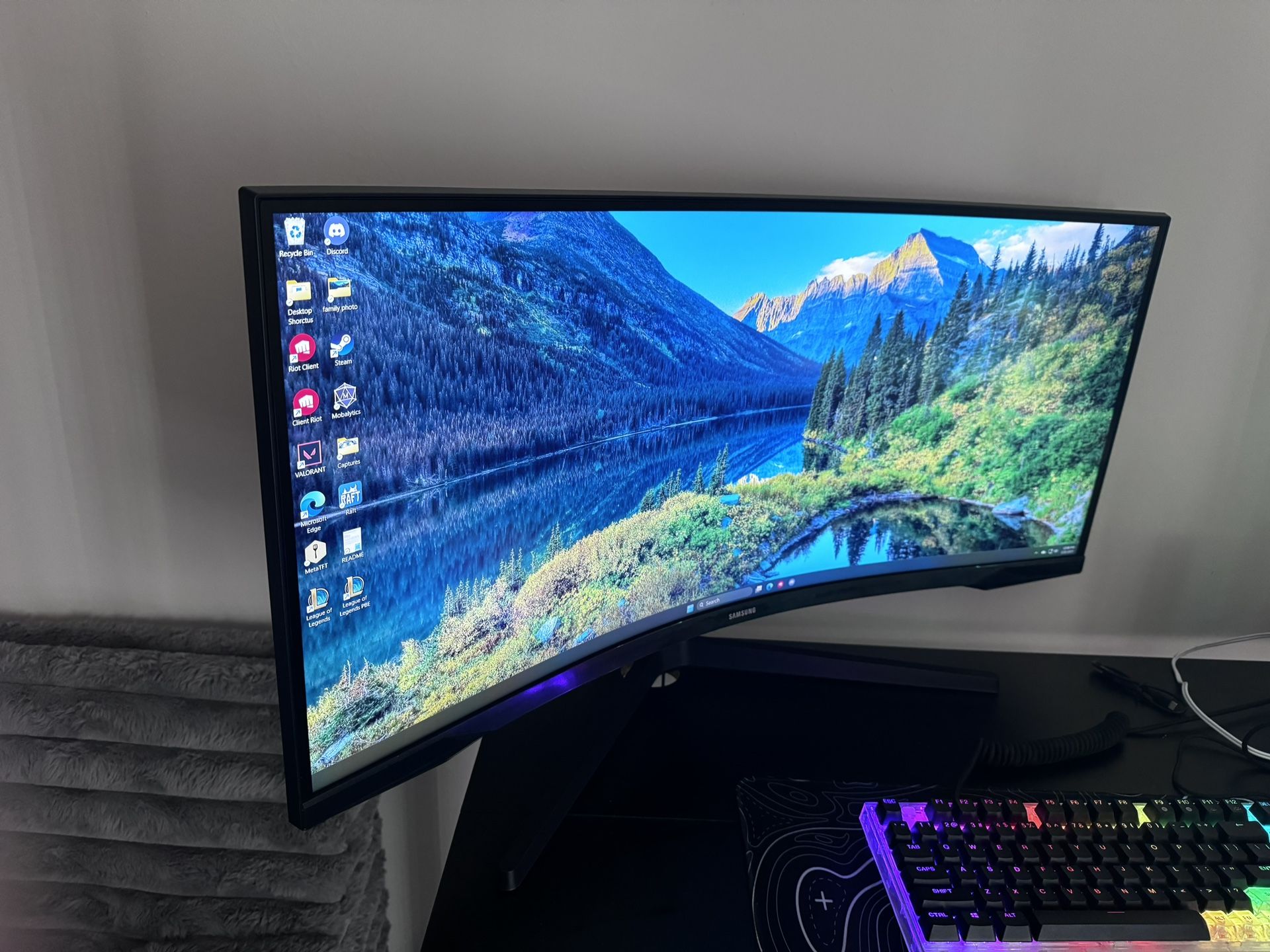 Selling monitor