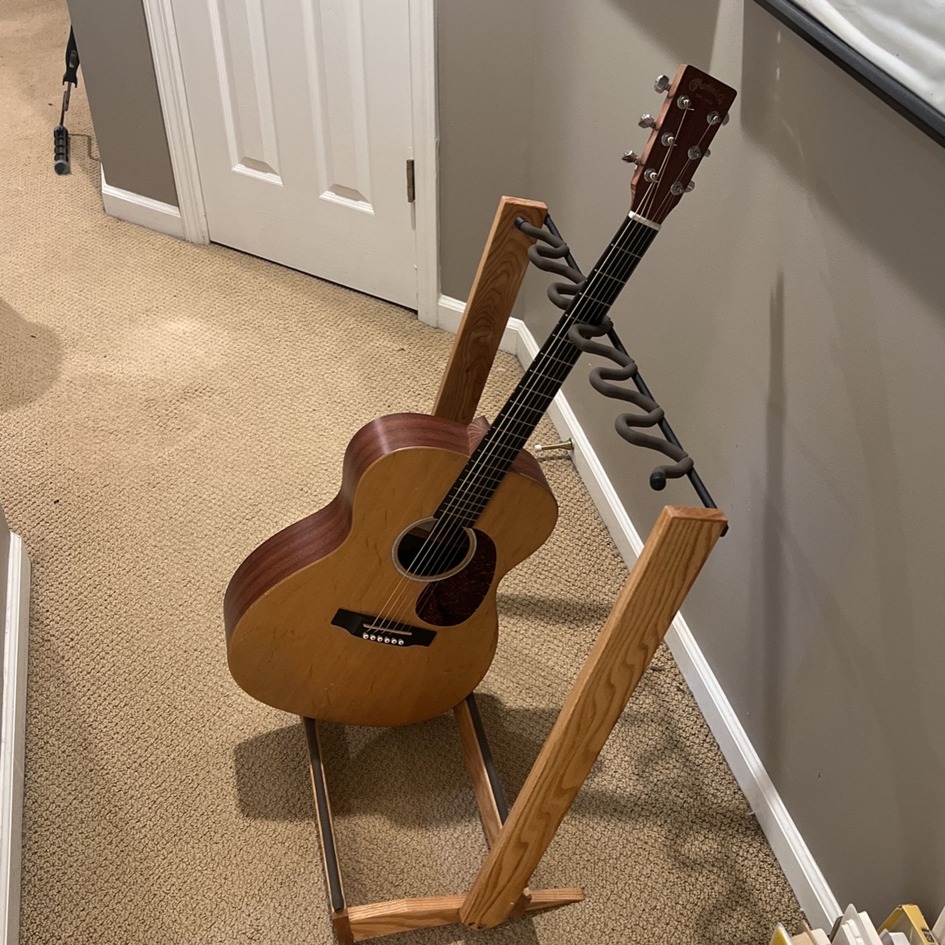 Multi Guitar Stand