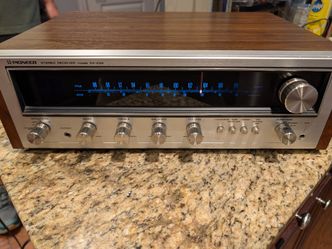 Vintage Pioneer SX-434 stereo receiver in very nice condition.