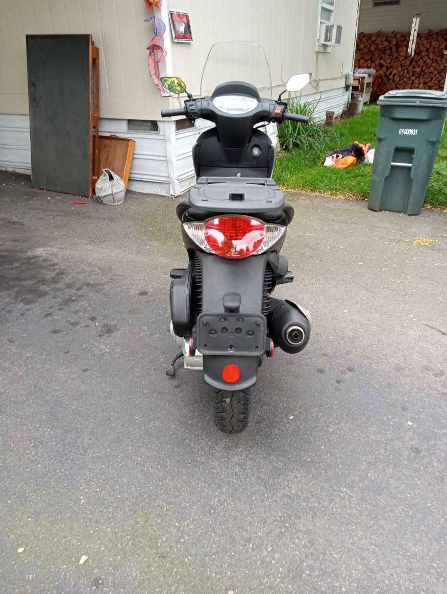 2009 aprilia scarabeo 200 for Sale in Bonney Lake, WA OfferUp