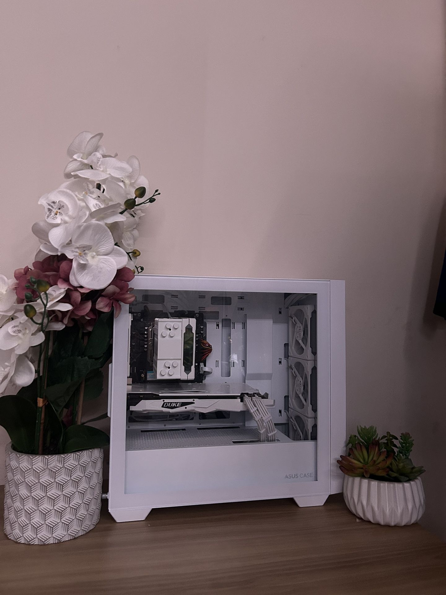 Custom All White Gaming Pc (price is negotiable)