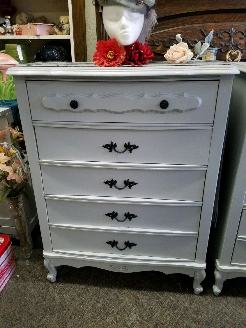 Nice French Farmhouse Dresser Works Perfectly 