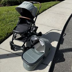 UPPAbaby Vista V2 Stroller/ Bassinet, Toddler Seat. (Color: Gwen, Green) Clean Great Condition!!