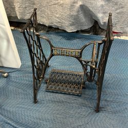   Vintage  Iron  Singer. Frame $75   Vintage Side Lamp   $75 