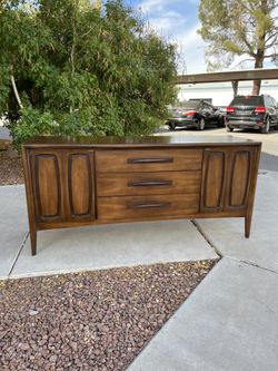 MCM Broyhill “ Emphasis” Credenza / Buffet ( Can Deliver For $10 )