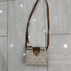 Michael Kors Crossbody Bag
