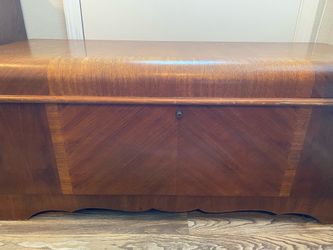 Vintage Lane Cedar Chest
