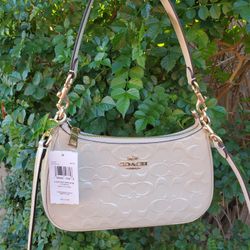 NWT Coach CDA98 Teri Shoulder Bag In Signature Leather With Heart Charm Chack