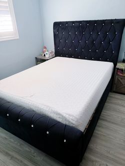 queen frame +mattress