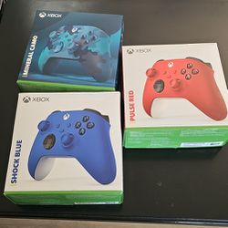  Xbox Controllers 