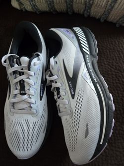 Brooks Adrenaline Gts Women's Size 10 Shoes 
