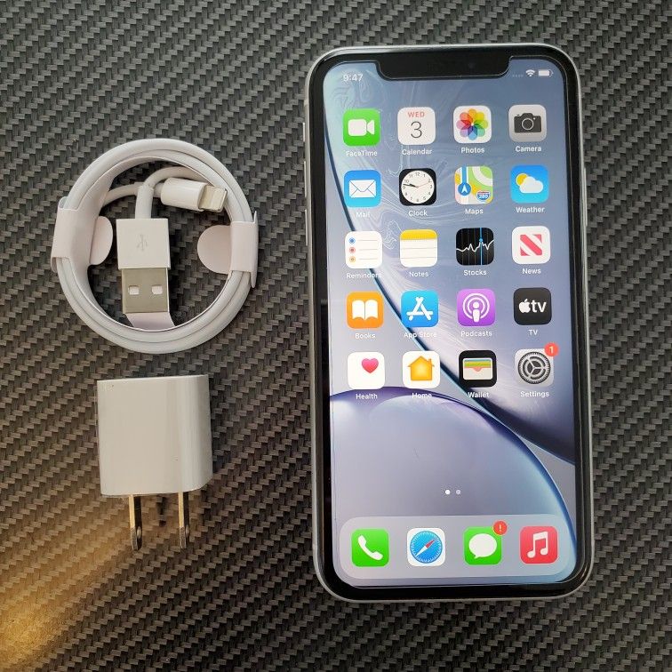 iPhone Xr UNLOCKED Like New 