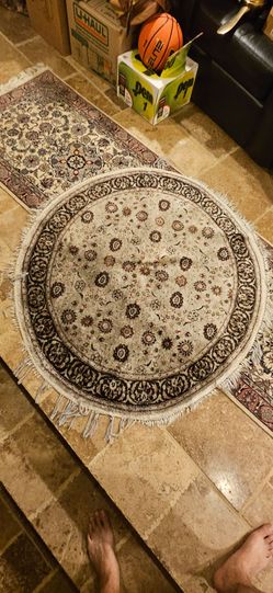 Real Persian Rug 4' diameter