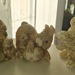 K's Collection "Rabbit & Bunny" resin figurine