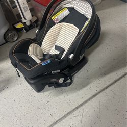Graco Infant Car Seat And Base