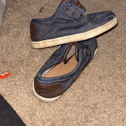 Boys Tom’s Shoes 