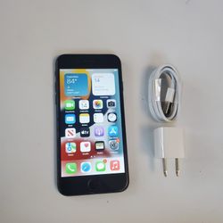 iPhone 7 - UNLOCKED - Like New  