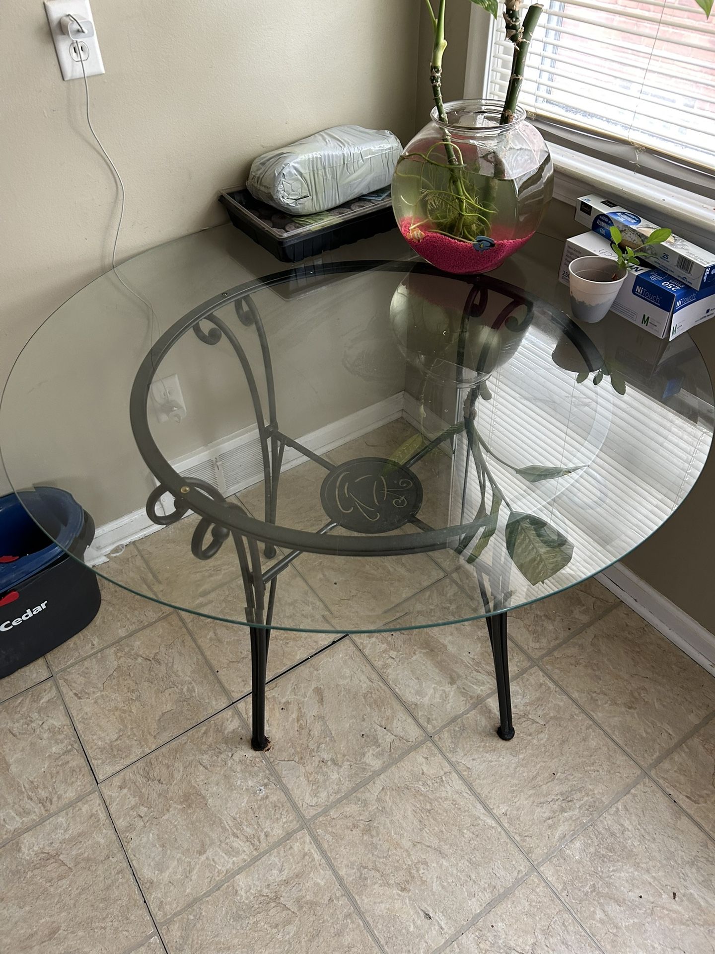 Dining room table