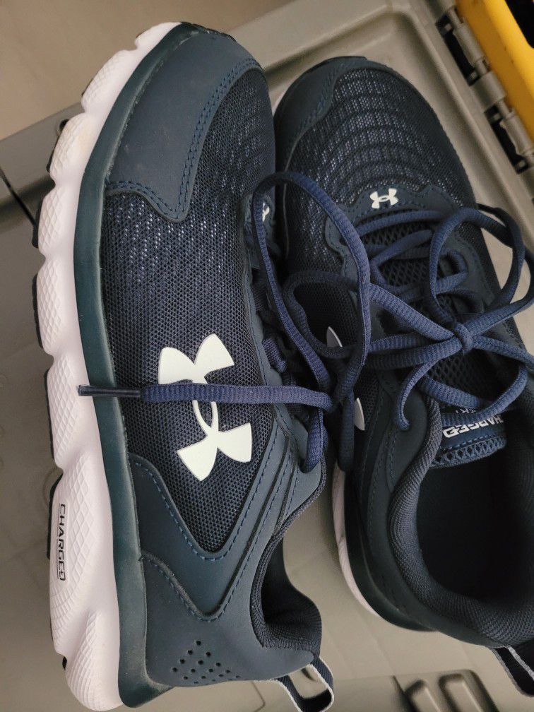 Under Armour Sneakers