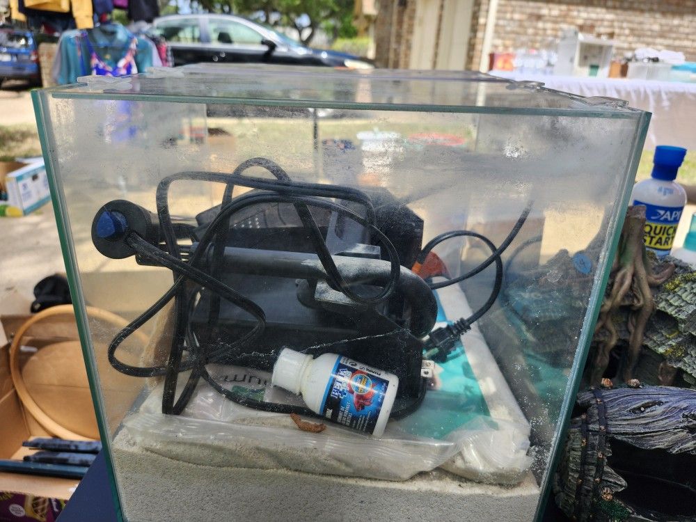 3ga Cube Fish Tank And Accessories 