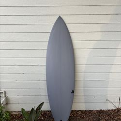 Surfboard 5’11