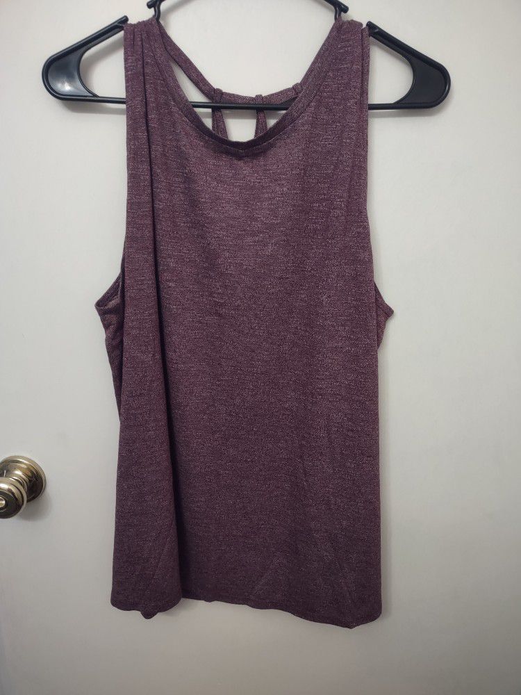 Women's Xl Top From Maurices 