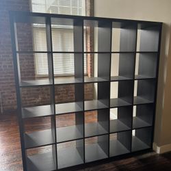 16 Cubes Black Shelf 