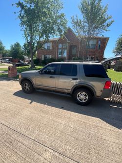 2004 Ford Explorer