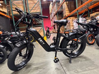 High-configuration electric bicycle